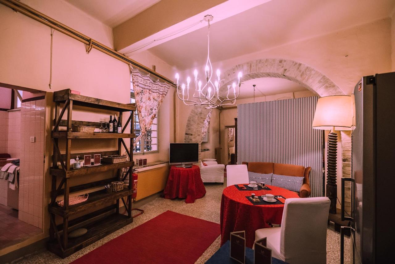 Palazzo Romani Adami 페르모 외부 사진