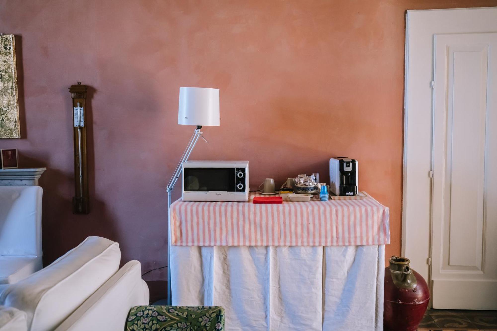 Palazzo Romani Adami 페르모 외부 사진